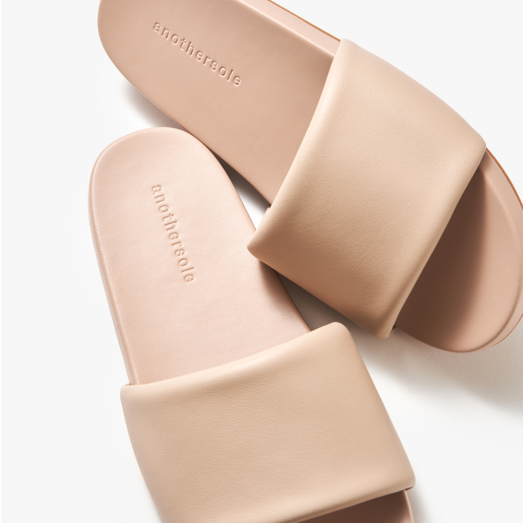 รองเท้า Butter Slides - สี Taupe