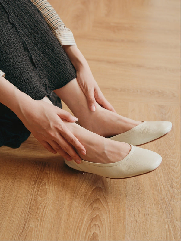 Glove Flats - Cream Patent