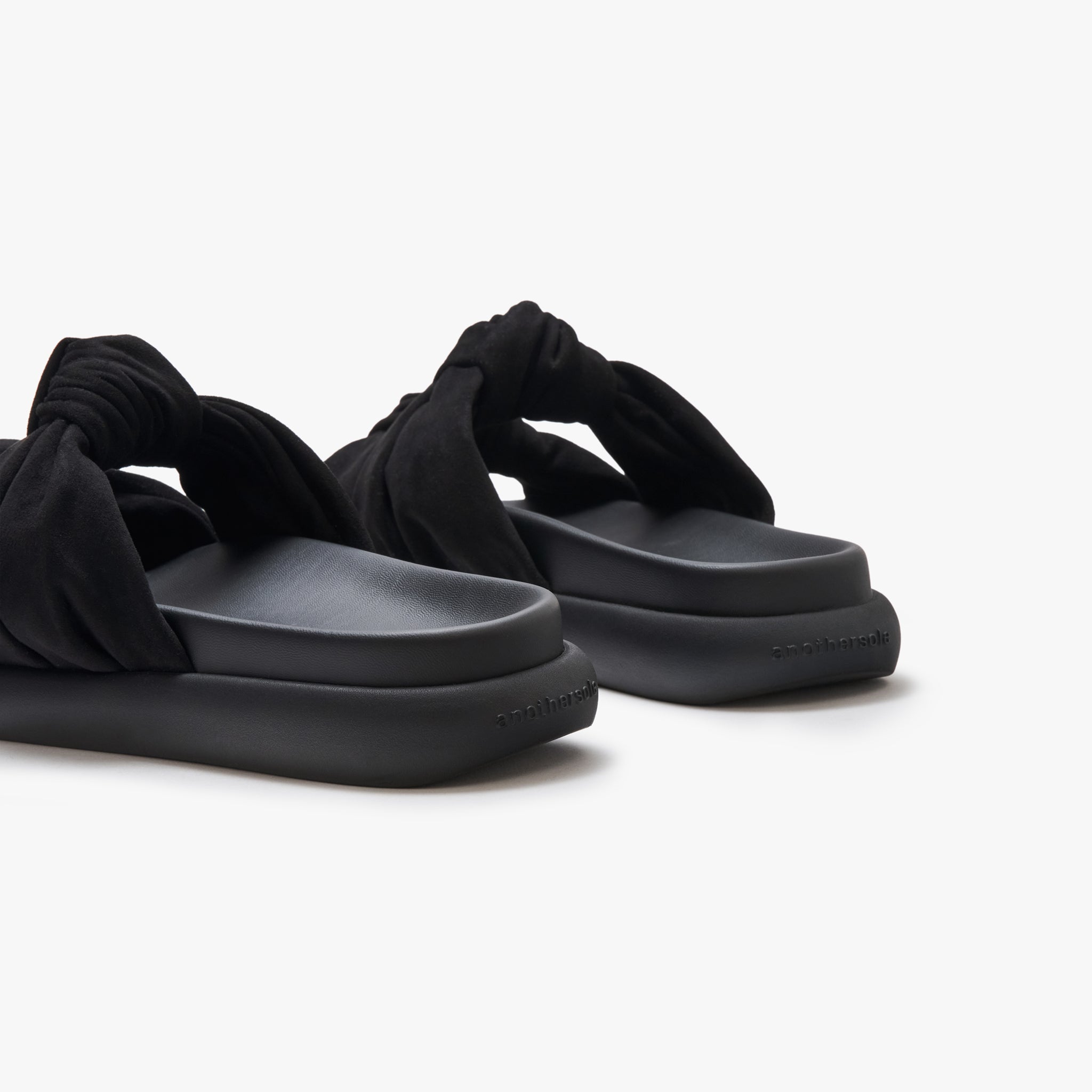 Knotty Marshmallow - Black
