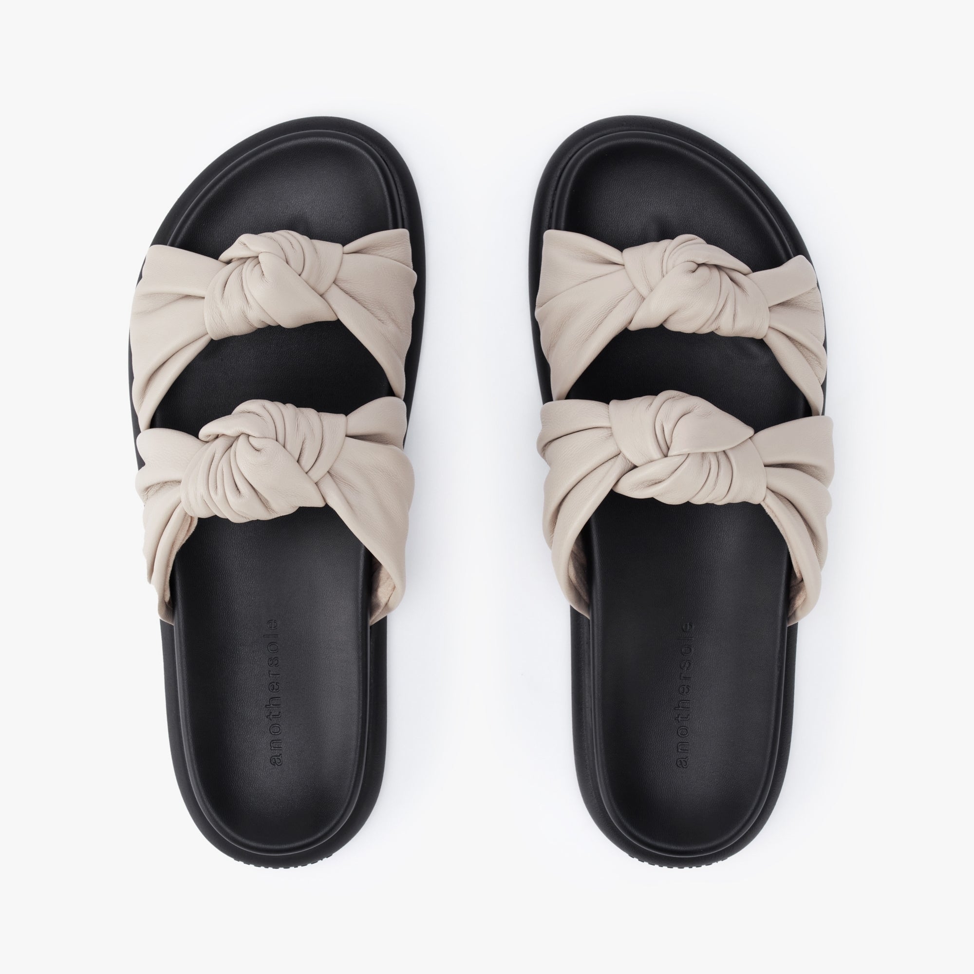 Knotty Marshmallow - Fog Leather
