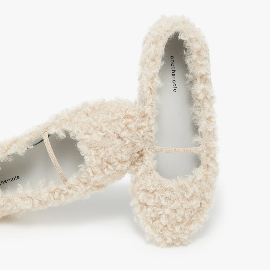Travel Flats - Teddy White